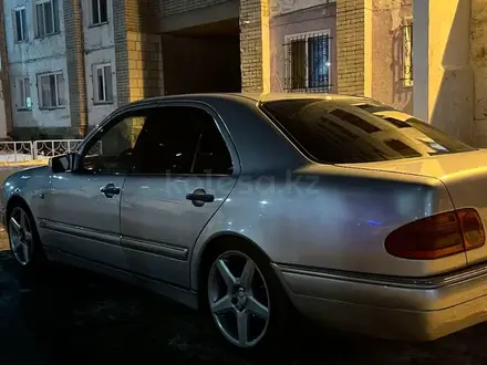 Mercedes-Benz E 280 1999 года за 4 000 000 тг. в Павлодар – фото 3