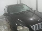 Mercedes-Benz C 180 2001 годаүшін2 300 000 тг. в Семей – фото 2