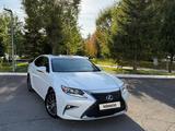 Lexus ES 200 2015 годаfor14 100 000 тг. в Караганда