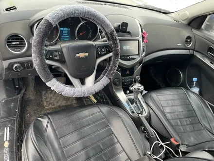 Chevrolet Cruze 2014 года за 4 500 000 тг. в Атырау – фото 6