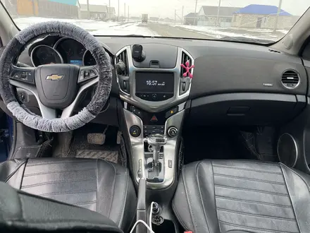 Chevrolet Cruze 2014 года за 4 500 000 тг. в Атырау – фото 8