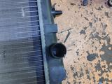 Радиатор охлаждения основной Пежо 206 за 10 000 тг. в Караганда – фото 2