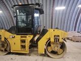 CAT  Каток CAT CB7 асфальтовый вибрационный 2021 года за 41 800 000 тг. в Усть-Каменогорск