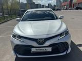 Toyota Camry 2019 года за 13 200 000 тг. в Астана