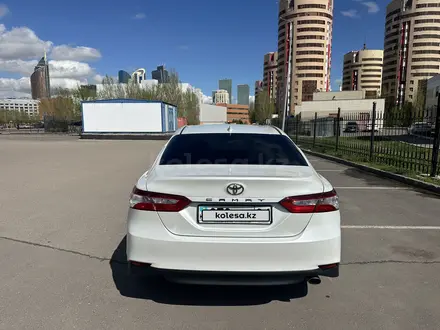 Toyota Camry 2019 года за 12 300 000 тг. в Астана – фото 5