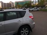 Toyota RAV4 2011 года за 9 000 000 тг. в Астана – фото 2
