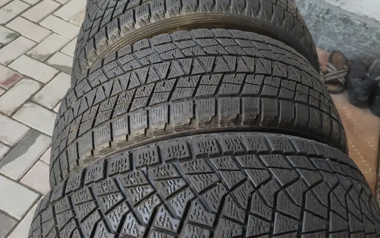 255.55.R18-комплект зима Bridgestone Blizzak DM-Z3 за 90 000 тг. в Алматы