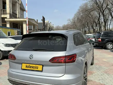 Volkswagen Touareg 2020 года за 34 588 000 тг. в Алматы – фото 2
