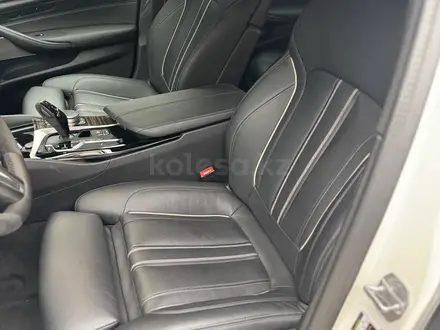 BMW 550 2022 года за 41 000 000 тг. в Алматы – фото 11