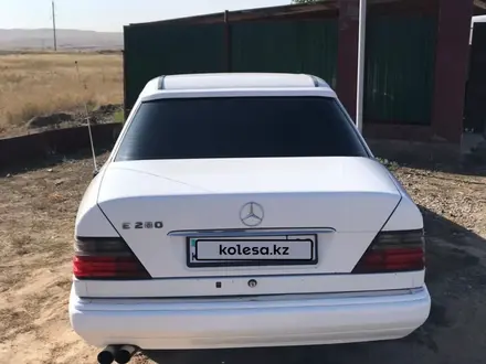 Mercedes-Benz E 280 1995 года за 2 300 000 тг. в Талдыкорган – фото 3