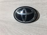 Эмблема, значок Toyota Camry 70 (XV70) c-hr202065000 за 60 000 тг. в Алматы