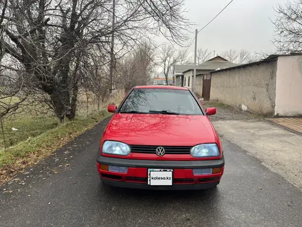 Volkswagen Golf 1995 года за 1 750 000 тг. в Шымкент