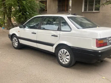 Volkswagen Passat 1988 года за 600 000 тг. в Тараз – фото 2