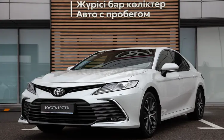 Toyota Camry 2023 года за 19 290 000 тг. в Алматы