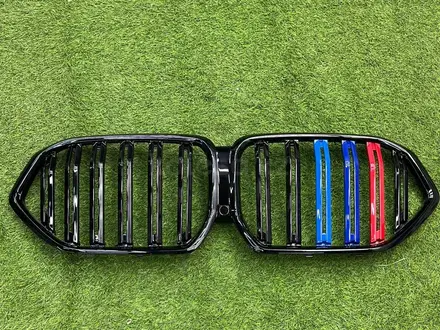 РЕШЕТКА РАДИАТОРА НА BMW G06 за 45 000 тг. в Астана