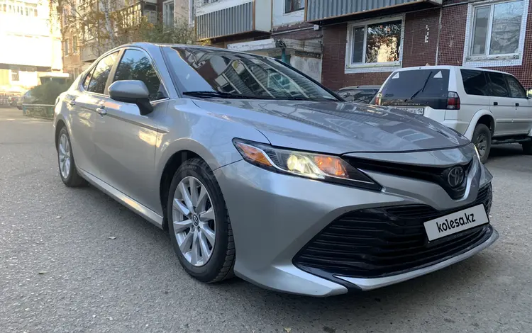 Toyota Camry 2019 годаүшін10 700 000 тг. в Астана