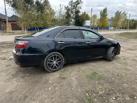 Toyota Camry 2015 года за 11 500 000 тг. в Актобе – фото 11