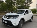 Toyota RAV4 2015 года за 8 900 000 тг. в Караганда
