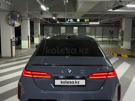 BMW M5 2026 года за 109 200 000 тг. в Алматы – фото 15