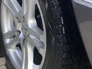 Mercedes-Benz E 230