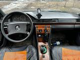 Mercedes-Benz E 200 1990 года за 950 000 тг. в Астана – фото 2