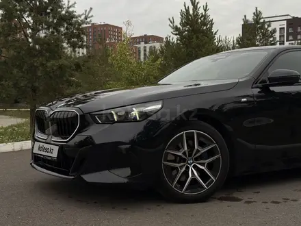 BMW 520 2024 года за 31 000 000 тг. в Астана – фото 4