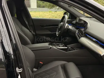 BMW 520 2024 года за 31 000 000 тг. в Астана – фото 22