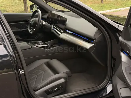 BMW 520 2024 года за 31 000 000 тг. в Астана – фото 21
