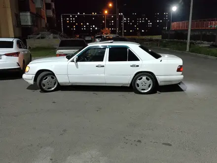 Mercedes-Benz E 320 1992 года за 3 320 000 тг. в Караганда – фото 11