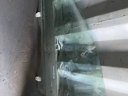 Стекло двери на Митсубиси Оутлендер XL за 12 000 тг. в Караганда – фото 2