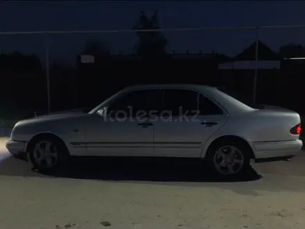 Mercedes-Benz E 280 1998 года за 1 700 000 тг. в Алматы – фото 3
