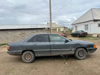 Audi 100
