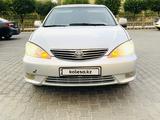 Toyota Camry 2006 года за 2 300 000 тг. в Уральск – фото 2