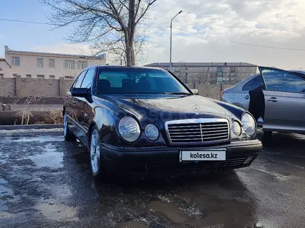 Mercedes-Benz E 280 1996 года за 2 700 000 тг. в Караганда