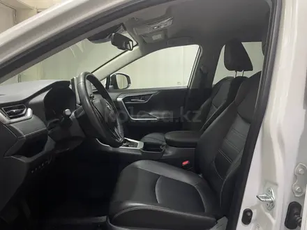 Toyota RAV4 Luxe 2021 года за 14 500 000 тг. в Алматы – фото 12