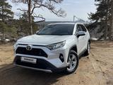 Toyota RAV4 2021 года за 14 900 000 тг. в Щучинск – фото 4