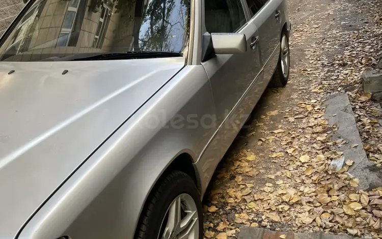 Mercedes-Benz E 260 1992 годаfor1 200 000 тг. в Алматы