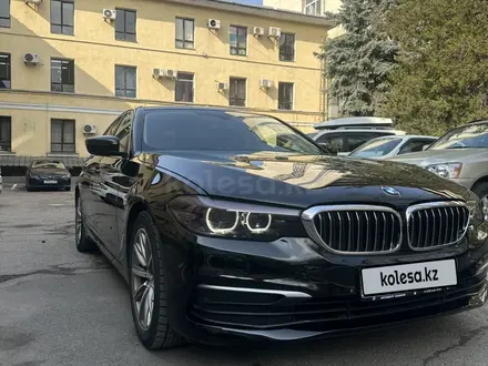 BMW 520 2017 года за 15 200 000 тг. в Алматы – фото 2