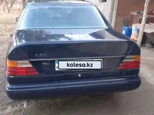 Mercedes-Benz E-Class, 1990