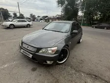 Lexus is-200, 2001