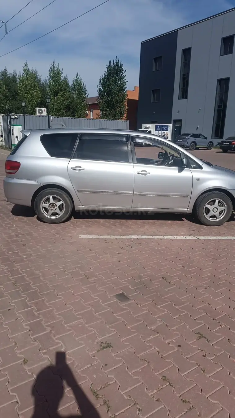 Toyota Ipsum, 2001