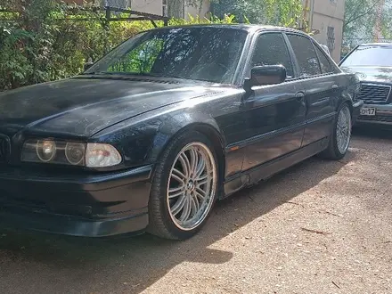 BMW 728 1998 года за 2 850 000 тг. в Алматы