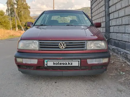 Volkswagen Vento 1993 года за 1 650 000 тг. в Есик – фото 13