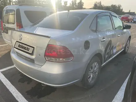 Volkswagen Polo 2014 года за 2 662 333 тг. в Алматы – фото 4
