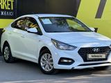 Hyundai Accent 2018 года за 6 300 000 тг. в Семей