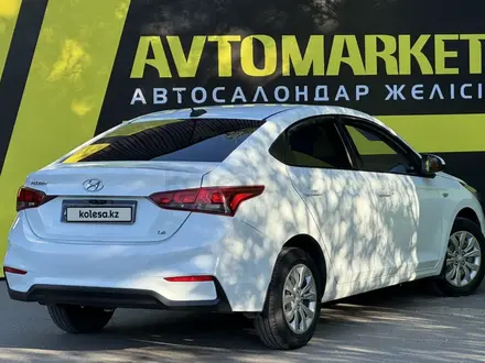 Hyundai Accent 2018 года за 6 300 000 тг. в Семей – фото 4