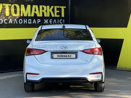 Hyundai Accent 2018 года за 6 300 000 тг. в Семей – фото 5