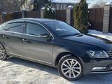 Volkswagen Passat 2014 годаfor5 900 000 тг. в Алматы – фото 2