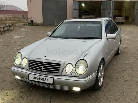 Mercedes-Benz E 320 1997 года за 5 500 000 тг. в Актау – фото 5