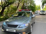Daewoo Gentra 2014 года за 3 800 000 тг. в Шымкент – фото 3